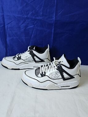 White and Black Low-Top Sneakers Kid's Jordan 4 Retro SE Size 6.5